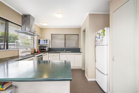 Photo of property in 17 Mews Place, Forest Lake, Hamilton, 3200