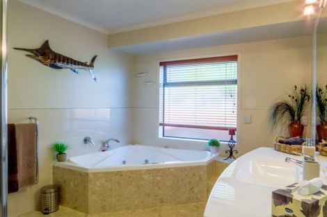 Photo of property in 2 Ohuirehe Road, Coastlands, Whakatane, 3120