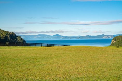 Photo of property in 1 Taumata Rise, Acacia Bay, 3385
