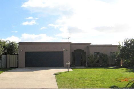 Photo of property in 8 Evansbel Place, Papamoa Beach, Papamoa, 3118