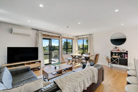 Photo of property in 14 Downes Street, Titahi Bay, Porirua, 5022