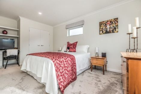 Photo of property in 15 Tawa Place, Orewa, 0931