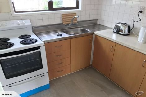 Photo of property in 3/6 Craigbank Avenue, New Lynn, Auckland, 0600