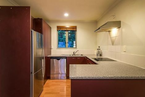 Photo of property in 37 Verdale Circle, Glen Eden, Auckland, 0602