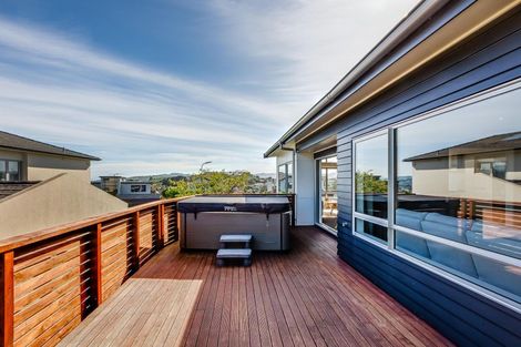 Photo of property in 7 Aoraki Rise, Aotea, Porirua, 5024