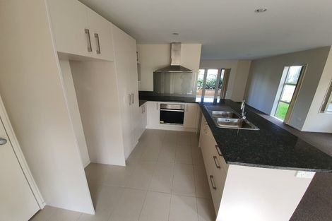 Photo of property in 11 Puweto Avenue, Takanini, 2112