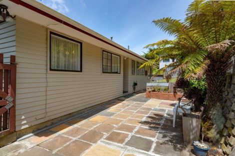 Photo of property in 124 George Street, Stokes Valley, Lower Hutt, 5019