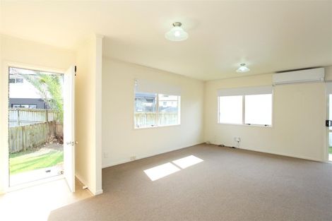 Photo of property in 2/62 Walworth Avenue, Pakuranga Heights, Auckland, 2010