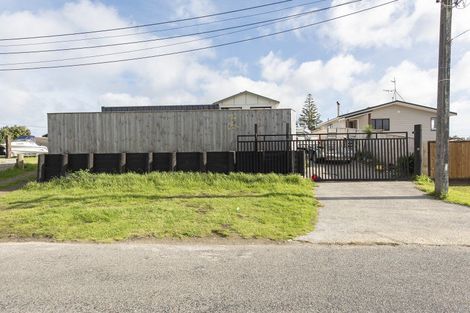 Photo of property in 37 Gawler Street, Te Horo Beach, Otaki, 5581