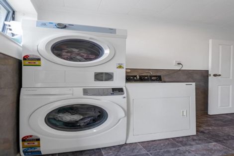 Photo of property in 114 Ruru Avenue, Otatara, Invercargill, 9879