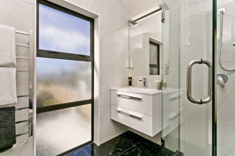 Photo of property in 2a Brook Street, Milford, Auckland, 0620