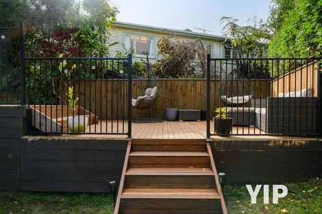 Photo of property in 2/154 Newlands Road, Newlands, Wellington, 6037