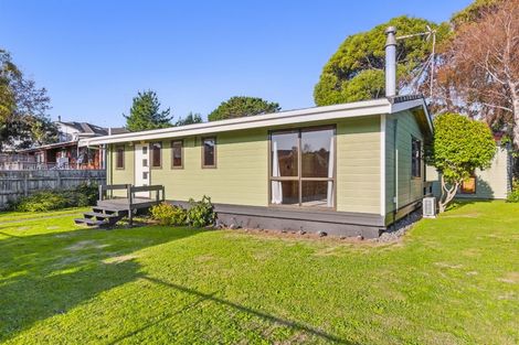 Photo of property in 10 Nugget Grove, Raumati Beach, Paraparaumu, 5032