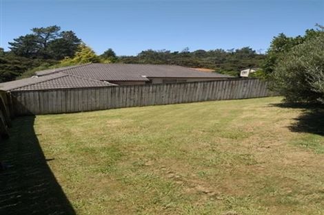 Photo of property in 74 George Deane Place, Greenhithe, Auckland, 0632