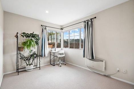 Photo of property in 8 Cuthill Close, Albany, Auckland, 0632