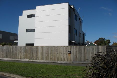 Photo of property in 60 Thackeray Place, Waltham, Christchurch, 8023