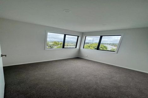 Photo of property in 35c Cedar Heights Avenue, Massey, Auckland, 0614