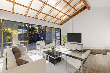 Photo of property in 385 Main North Road, Redwood, Christchurch, 8051