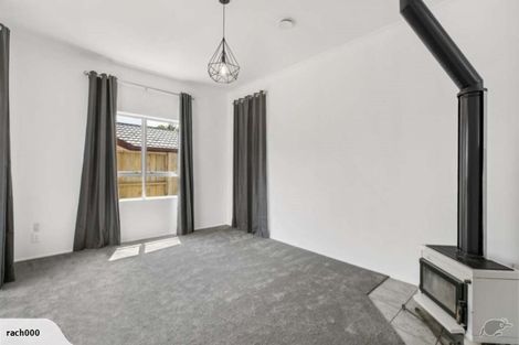 Photo of property in 28 Dingadee Street, Welcome Bay, Tauranga, 3112