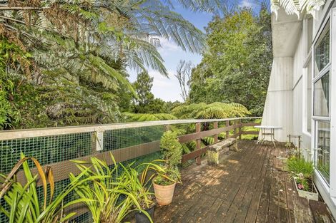 Photo of property in 186 Atkinson Road, Titirangi, Auckland, 0604