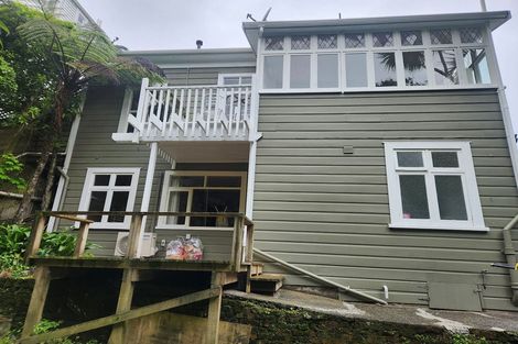 Photo of property in 1/139 Kelburn Parade, Kelburn, Wellington, 6012