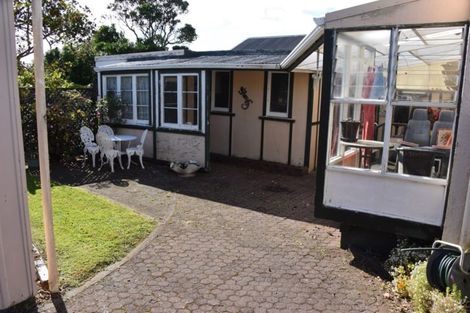 Photo of property in 19 Record Street, Fitzroy, New Plymouth, 4312