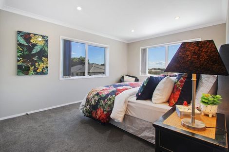 Photo of property in 543 Scenic Drive, Waiatarua, Auckland, 0612