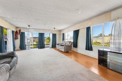 Photo of property in 28 Doment Crescent, Orewa, 0931