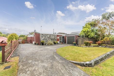 Photo of property in 22 Larsen Crescent, Tawa, Wellington, 5028