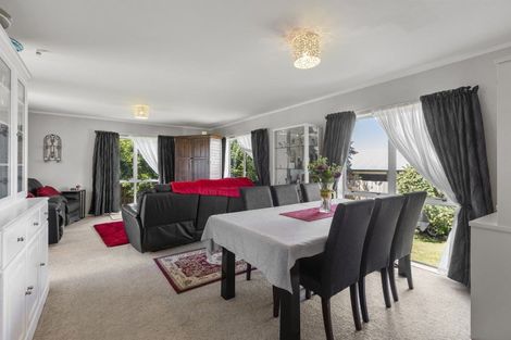 Photo of property in 27 Brookesmith Drive, Waiuku, 2123