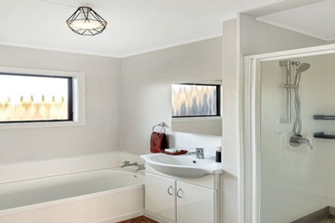 Photo of property in 1 Perry Crescent, Greenmeadows, Napier, 4112