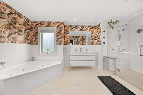 Photo of property in 23 Westwood Avenue, Greytown, 5712