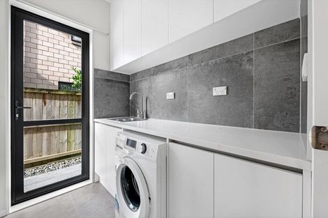 Photo of property in 32 Carrygawley Road, Flat Bush, Auckland, 2019