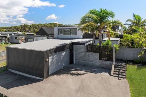 Photo of property in 137 The Fairway, Matarangi, Whitianga, 3592