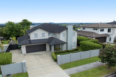 Photo of property in 18 Armstrong Farm Drive, East Tamaki Heights, Auckland, 2016