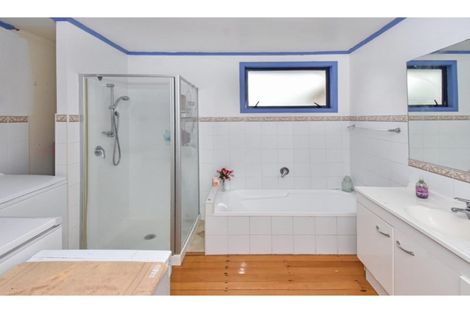 Photo of property in 18 Mcleod Road, Weymouth, Auckland, 2103