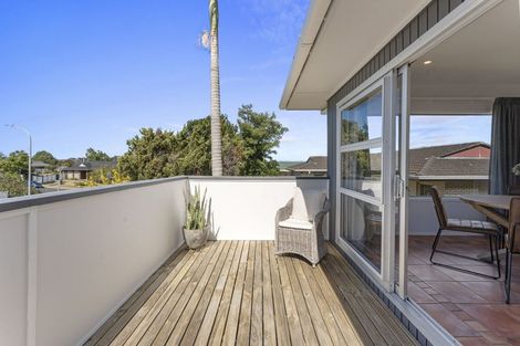 Photo of property in 22 Himalaya Drive, Half Moon Bay, Auckland, 2012