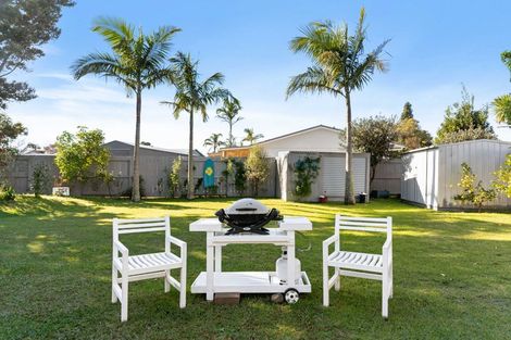 Photo of property in 127 Mckellar Place, Whangamata, 3620