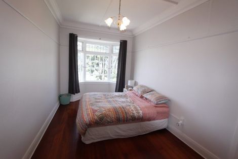 Photo of property in 2/136 Evans Bay Parade, Roseneath, Wellington, 6021