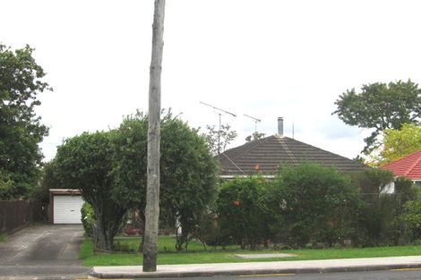 Photo of property in 2/10 Ocean View Road, Northcote, Auckland, 0627