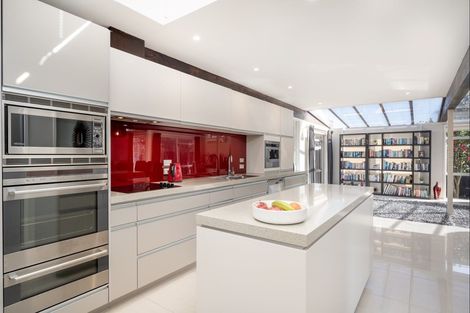 Photo of property in 60 Fordyce Avenue, Sunnyhills, Auckland, 2010