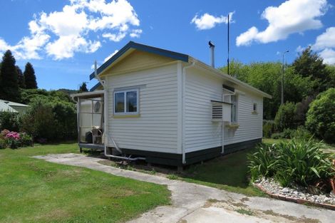 Photo of property in 4 Sinnamon Street, Reefton, 7830