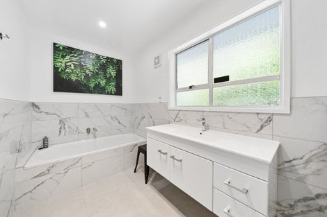 Photo of property in 99 Akaroa Drive, Maupuia, Wellington, 6022