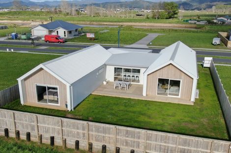 Photo of property in 162 Kupe Drive, Whitianga, 3510