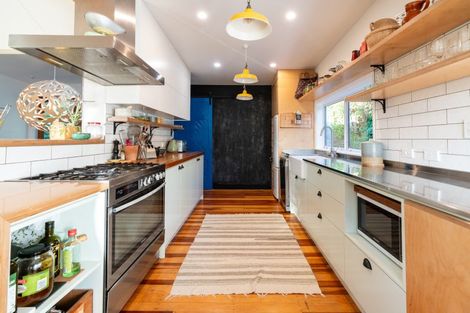 Photo of property in 12 Highland Crescent, Wadestown, Wellington, 6012