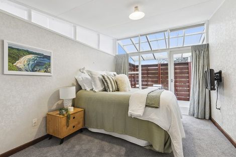 Photo of property in 22 Larsen Crescent, Tawa, Wellington, 5028