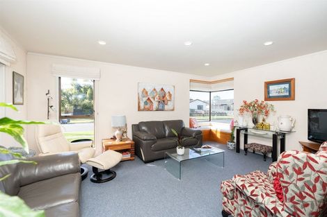 Photo of property in 52 Waterford Road, Fitzroy, Hamilton, 3206