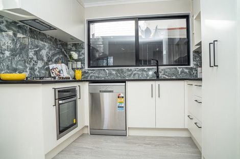 Photo of property in 27 Hill Crescent, Papakura, 2110