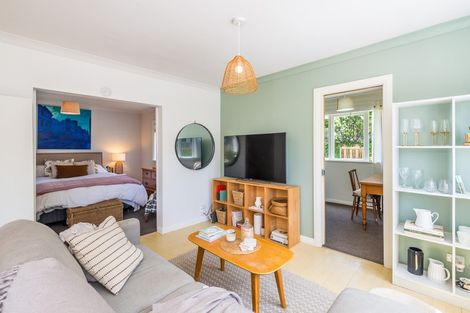 Photo of property in 16 Renown Road, Raumati South, Paraparaumu, 5032