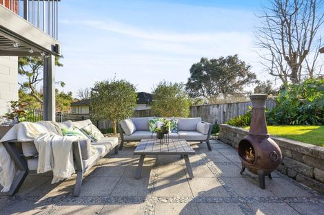 Photo of property in 5 Liston Crescent, Cockle Bay, Auckland, 2014